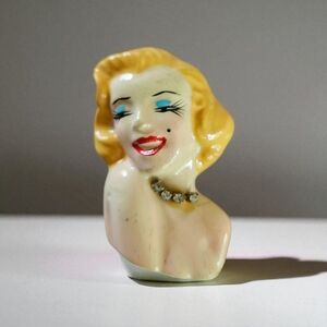 Vintage Marilyn Monroe Figural CeramicPin Brooch Handpainted